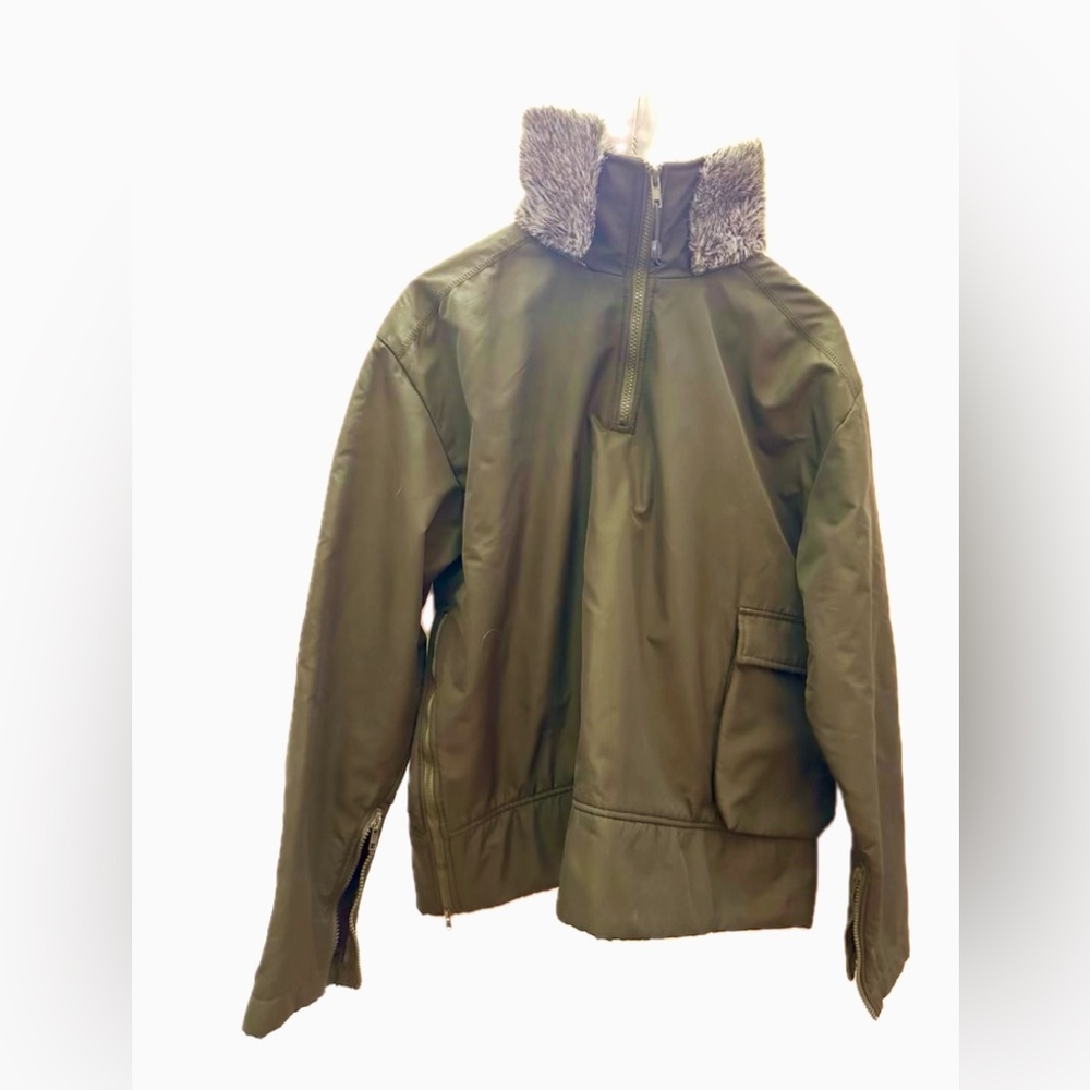 Vintage NOS Men's Olive Green Crop Jacket with Faux Fur Collar